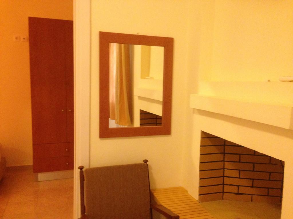 Marvi Hotel Kamena Vourla Ruang foto